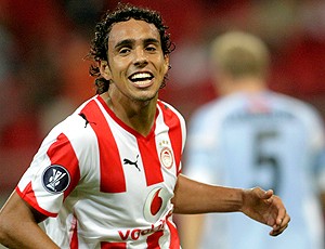 Diogo atacante do Olympiacos (Foto: Reuters) Diogo atacante do Olympiacos (Foto: Reuters)