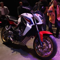 VIDEO: Nova geração da Honda Hornet muda de visual e de nome  (Rafael Miotto/G1)