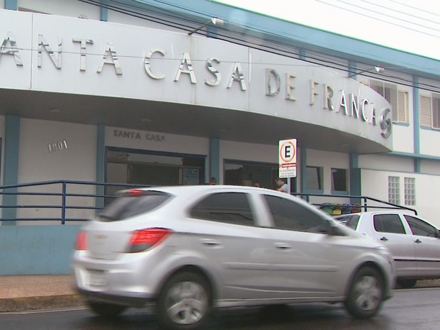 Santa de Casa de Franca, SP, teria recusado atendimento a paciente (Foto: José Augusto Júnior/EPTV) Santa de Casa de Franca, SP, teria recusado atendimento a paciente (Foto: José Augusto Júnior/EPTV)