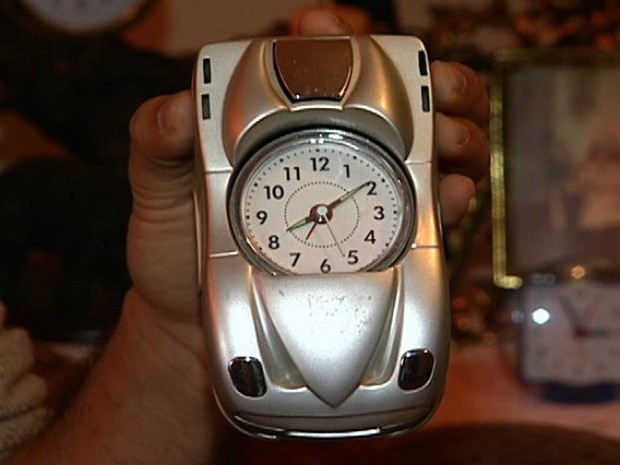 Relógio em forma de carro é um dos que mais chamam a atenção (Foto: Reprodução/ TV Gazeta)