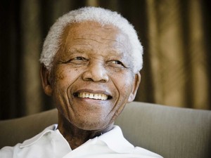Retrato de Nelson Mandela feito em 2009 (Foto: AP)
