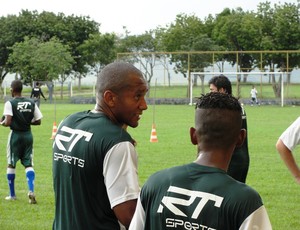 Taubaté treino Célio (Foto: Arthur Costa/ Globoesporte.com)