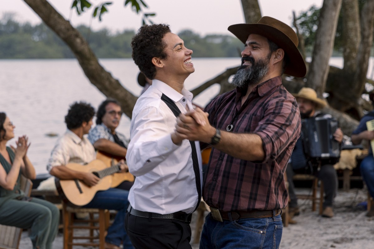 Juliano Cazarr Celebra Trama Gay De Pantanal E Critica Homofobia Indesculp Vel Papo De
