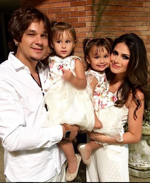 Leandro, do KLB, com a mulher, a apresentadora Natália Guimarães, e as filhas do casal, Maya e Kiara (Foto: Reprodução/Instagram)