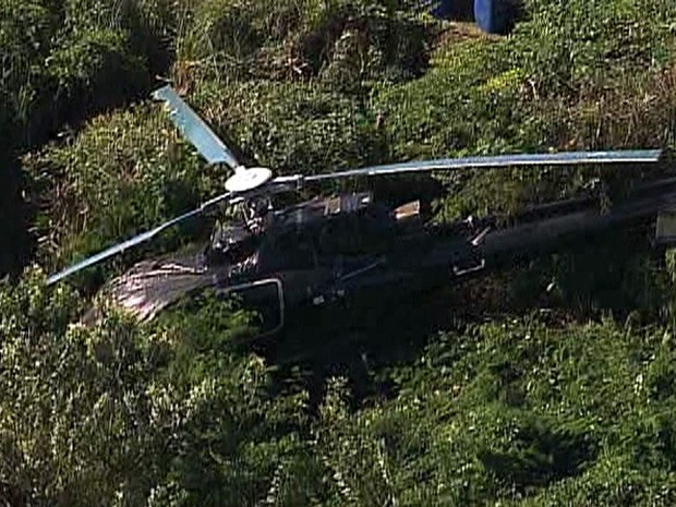 Aerovave caiu ao lado do heliponto no Morro da Urca (Foto: Reprodução/TV Globo)