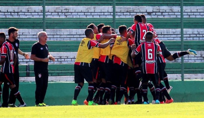 Joinville vitória (Foto: João Lucas Cardoso/JEC)