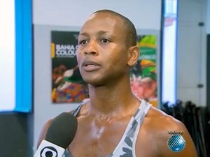 Bailarino Reinaldo Pepê Santos é achado morto dentro de casa em Salvador (Foto: Reprodução/TV Bahia) Bailarino Reinaldo Pepê Santos é achado morto dentro de casa em Salvador (Foto: Reprodução/TV Bahia)