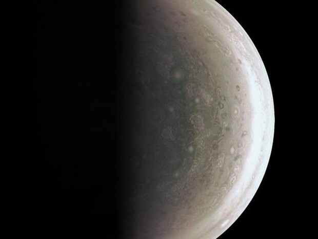 Imagem inédita do polo sul do planeta  (Foto: NASA/JPL-CALTECH/SWRI/MSSS)
