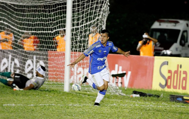 Cristaldo, gol Palmeiras x Vitória da Conquista (Foto: Eliezer Oliveira / Ag. Estado)