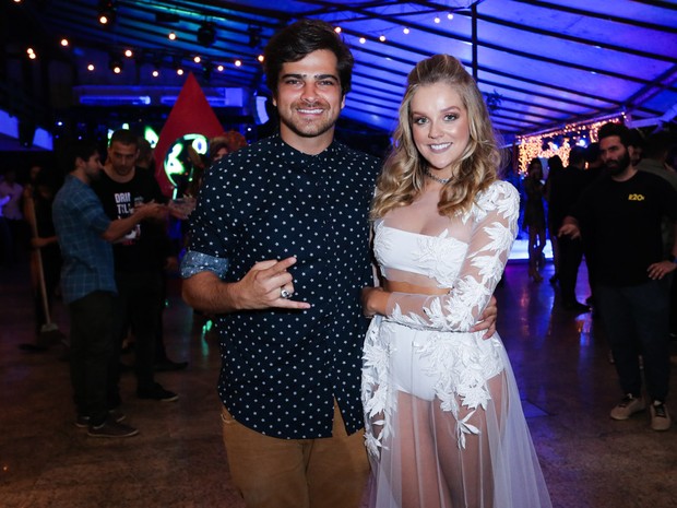 Bernardo Mesquita e Gabi Lopes em festa na Zona Norte do Rio (Foto: Manuela Scarpa/ Brazil News)