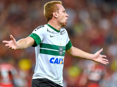 Zé Love,Flamengo X Coritiba (Foto: Ide Gomes / Agência estado) Zé Love,Flamengo X Coritiba (Foto: Ide Gomes / Agência estado)