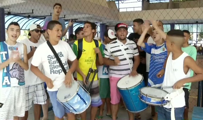Torcida fez barulho no ginásio do Iate Clube Aquidabã (Foto: Reprodução/TV Rio Sul)