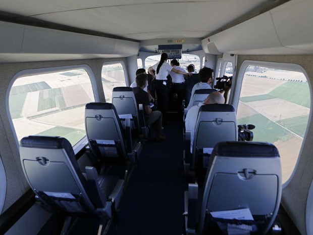 O interior do zeppelin tem capacidade para 12 passageiros (Foto: John Schults/Reuters)