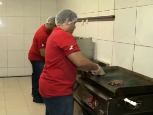 Chapeiros fazem a diferença na hora de preparar um sanduíche (Foto: Reprodução/TV Gazeta)