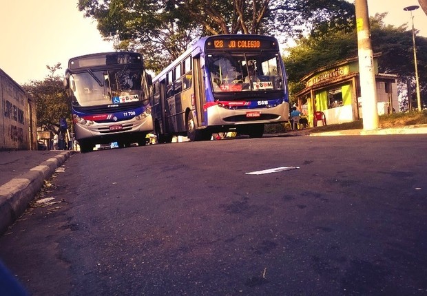 Ônibus da Empresa Metropolitana de Transportes Urbanos (EMTU), controlada pelo governo paulista (Foto: Reprodução/Twitter)