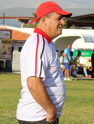 Edson Porto, treinador do River-PI, na final do Piauiense (Foto: Josiel Martins)