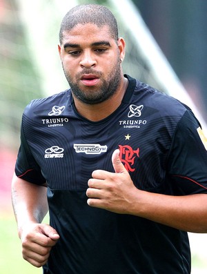 Adriano no treino do Flamengo  (Foto: Ivo Gonzalez / Agencia O Globo)