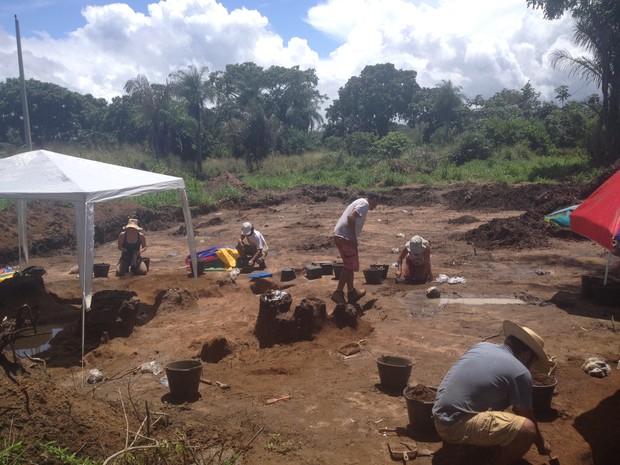 Escavações devem encerrar até o dia 30 de maio, segundo o Iepa (Foto: Dyepeson Martins/G1)