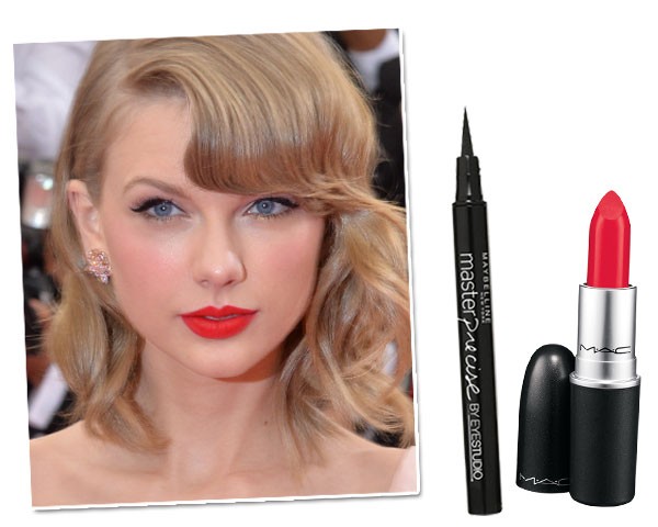 Copie o make de Taylor Swift: Delineador Maybelline Mas Precise, R$ 46/ Batom M.A.C, cor Dangerous (mate), R$ 74  (Foto: Getty Images/Divulgação)