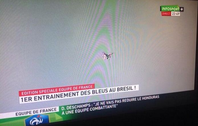 Um drone estaria espionando a seleção da França? (Foto: Reprodução)