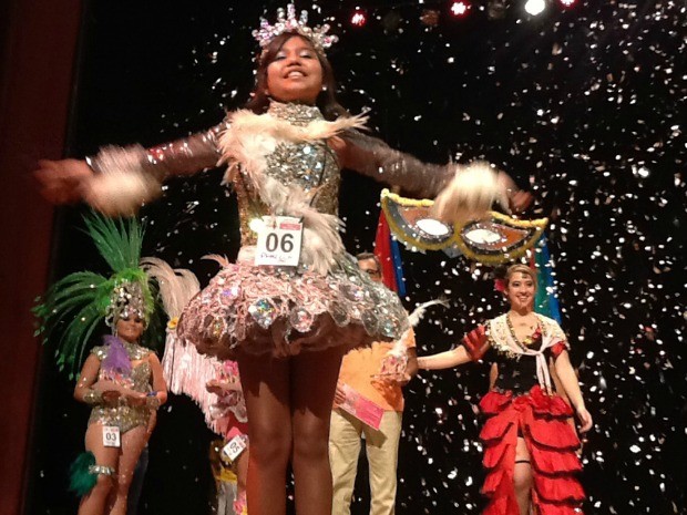 Jovem apresenta fantasia em concurso infantil realizado no Amazonas (Foto: Wesley Andrdade/Divulgação - SEC-AM)