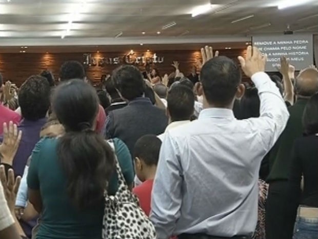 Culto ministrado pelo pastor atraiu mais de 800 pessoas em Marília (Foto: Reprodução/TV Tem)