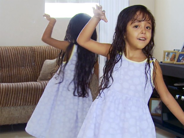 Menina de 5 anos sofre com doença rara em Três Pontas (Foto: Reprodução EPTV)
