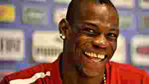 Balotelli revela bronca do pai por gols perdidos e diz: 'Nunca fui convencido' (Agência EFE)
