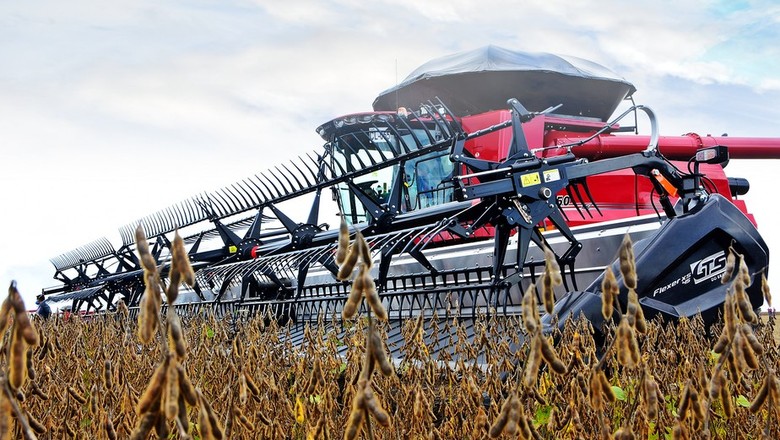 máquina agrícola (Foto: André Schaun)