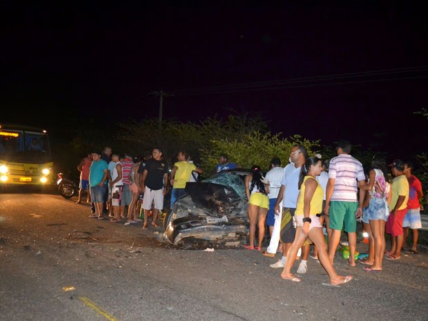 Acidente aconteceu próximo a Alto do Rodrigues na noite deste domingo (29) (Foto: Francisco de Assis de Souza Martins/ Blog Falando Irreverente)