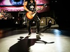 Guns N' Roses fazem show poderoso com volta de Slash sob chuva em SP