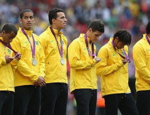 medalha Brasil futebol Lucas, Neymar, Damião, Hulk, Oscar (Foto: Getty Images)