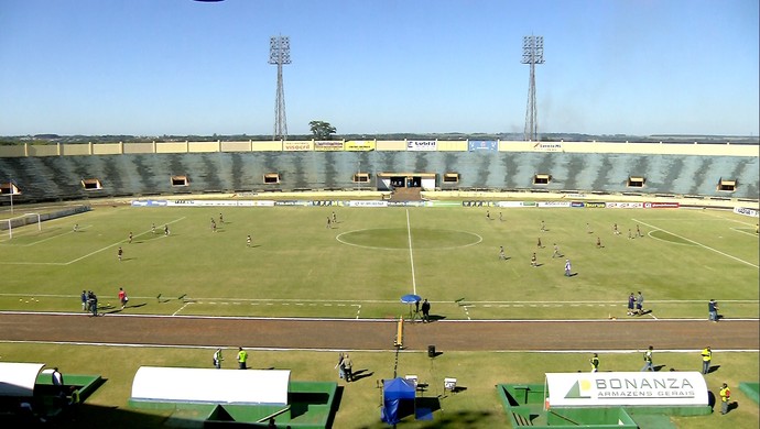 Estádio Douradão, final, Sete de Dourados x Comercial-MS (Foto: Reprodução/TV Morena)