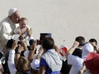 Papa se diz 'agradecido' ao completar 70 anos de sua primeira comunhão
 