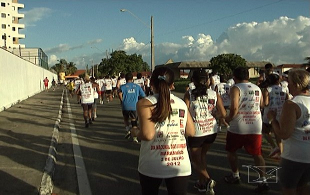 Corrida do Fogo,em São Luís, reúne aproximadamente 700 corredores (Foto: Reprodução/TV Mirante)