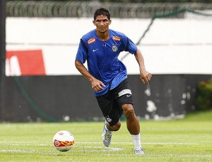 Durval em treino do Santos (Foto: Ricardo Saibun/Divulgação Santos FC)