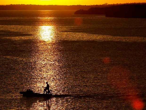Pôr do sol no rio Potengi encanta e deslumbra visitantes o ano inteiro (Foto: Canindé Soares)
