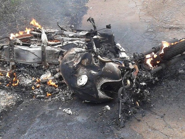 Motociclista de 34 anos foi levado em estado grave para hospital de Jardinópolis (Foto: Rodrigo Alves de Souza)