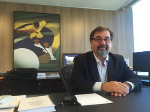 Marco Aurélio Cunha, coordenador de futebol feminino (Foto: Cíntia Barlem)