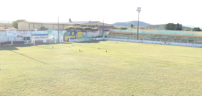 Estádio Arnon de Mello, Santana do Ipanema (Foto: Denison Roma / GloboEsporte.com)