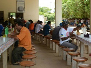 Restaurante popular recebe trabalhadores e estudantes (Foto: Eliete Marques/G1)