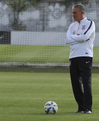 Tite valoriza equilíbrio do Corinthians e esquece recorde no Brasileirão