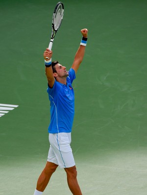 Djokovic comemora título sobre Federer (Foto: AP)
