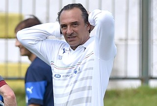 Cesare Prandelli's Italy in training (Photo: Reuters)