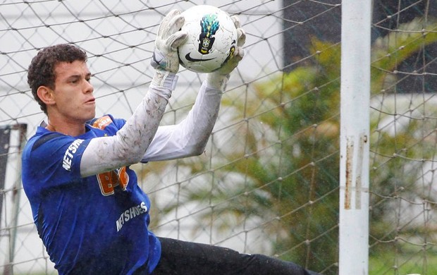 Guido chegou ao Santos e 2010 e se firmou como uma das grandes promessas do clube (Foto: Divulgação / Santos FC)