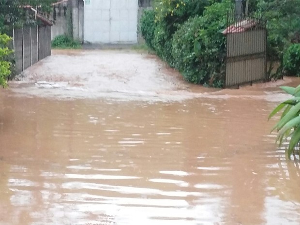 Chuva em São José dos Campos (Foto: Sabrina Abreu/ Arquivo Pessoal)