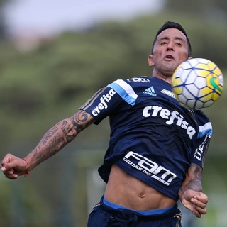 Palmeiras Barrios domina bola (Foto: Cesar Greco/Ag Palmeiras/Divulgação)