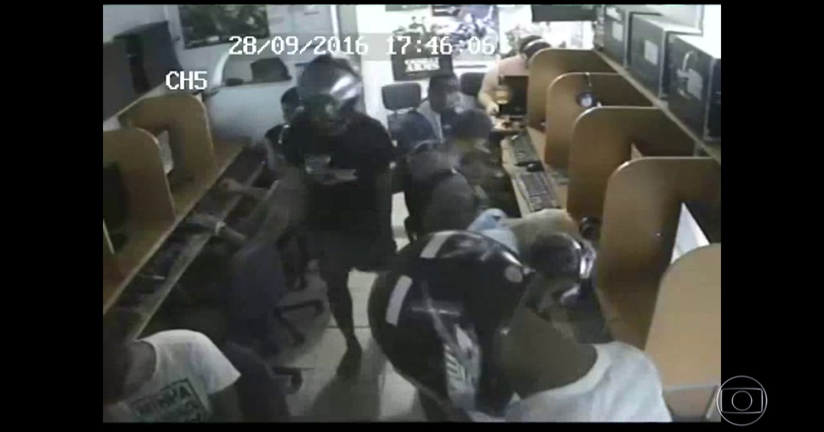 G1 Vídeo registra assalto a lan house em Seropédica, RJ notícias em