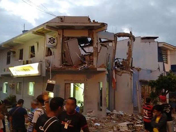 Explosão à banco destrói agência em Andorinha, na Bahia.  (Foto: Arquivo Pessoal)