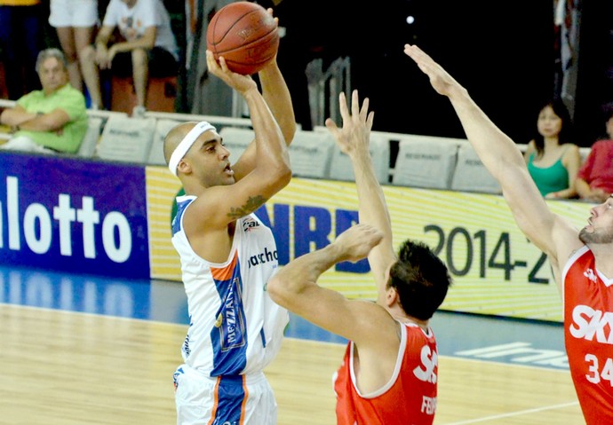 Bauru Basquete x Pinheiros, Jefferson Willian, NBB 7 (Foto: Henrique Costa / Bauru Basket)